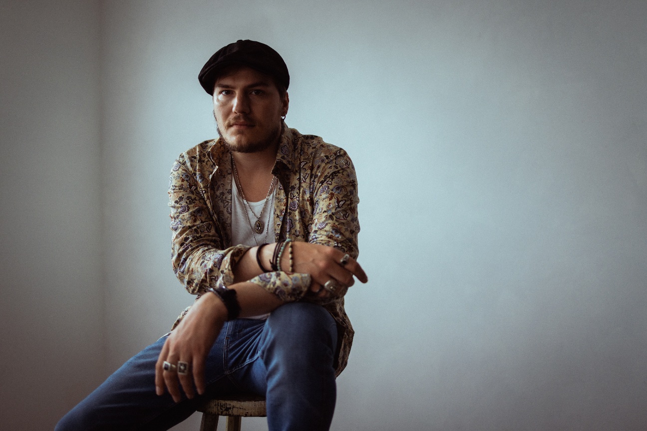 DylanLeBlanc_PhotoCreditAbrahamRowe_5 small